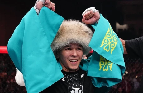 Асу Алмабаев вошел в топ-5 рейтинга UFC