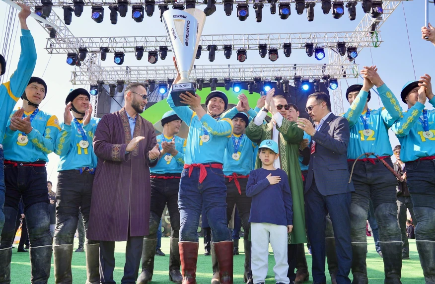 Битва титанов в Туркестане: 100 лучших всадников Евразии разыграли миллионы на ЧМ по кокпару