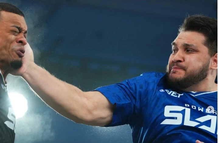Закир Найманбаев Power Slap турнирінде үшінші жекпе-жегінде жеңіске жетті