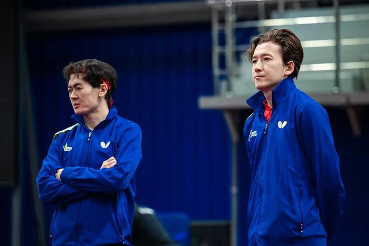 «Два простых парня из маленького городка будут играть бок о бок с топовыми игроками мира». Братья из Уральска подписались в австрийскую лигу