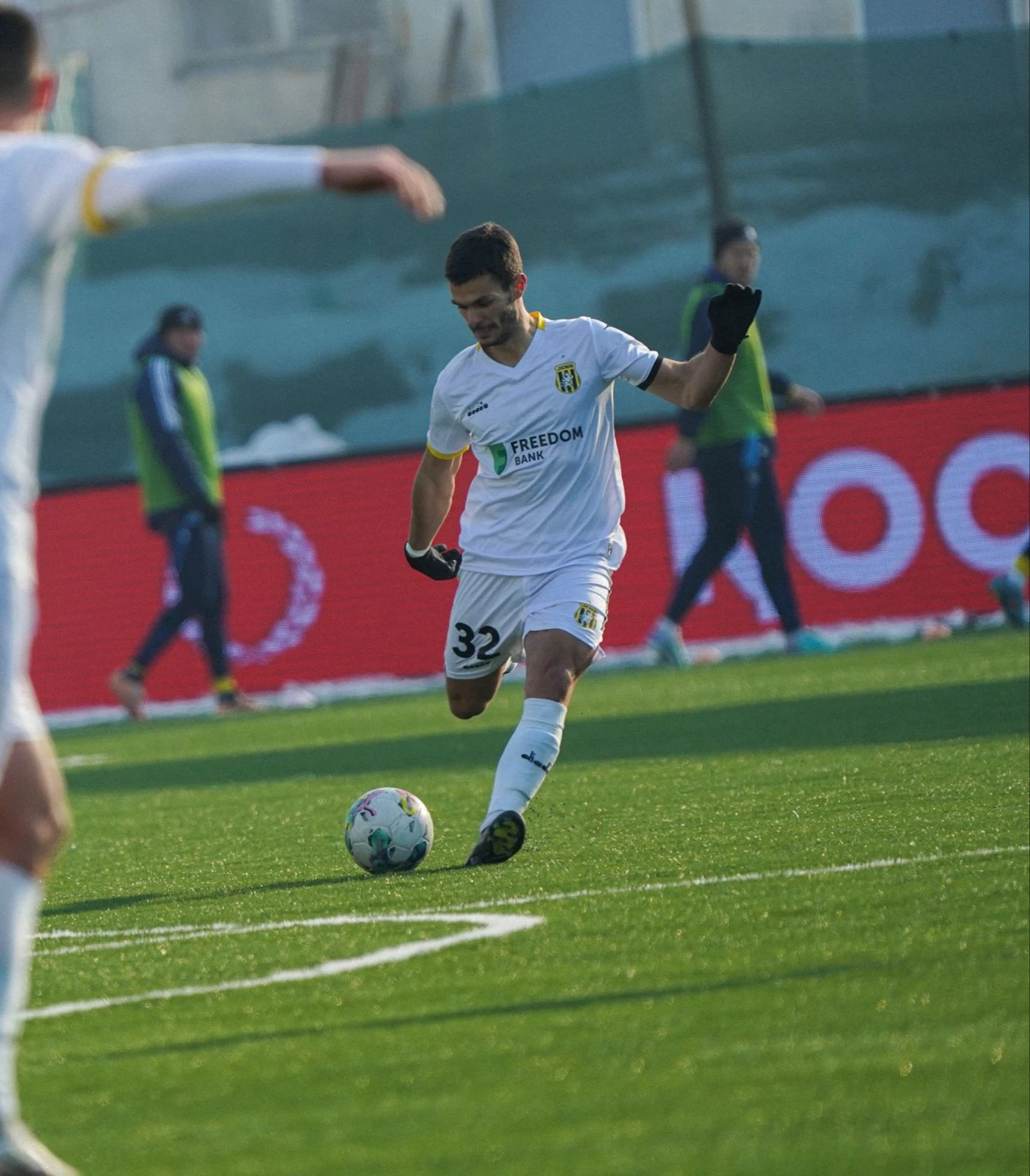 «Чувствую себя, как дома». Греческий футболист «Жениса» рассказал о своих впечатлениях о Казахстане