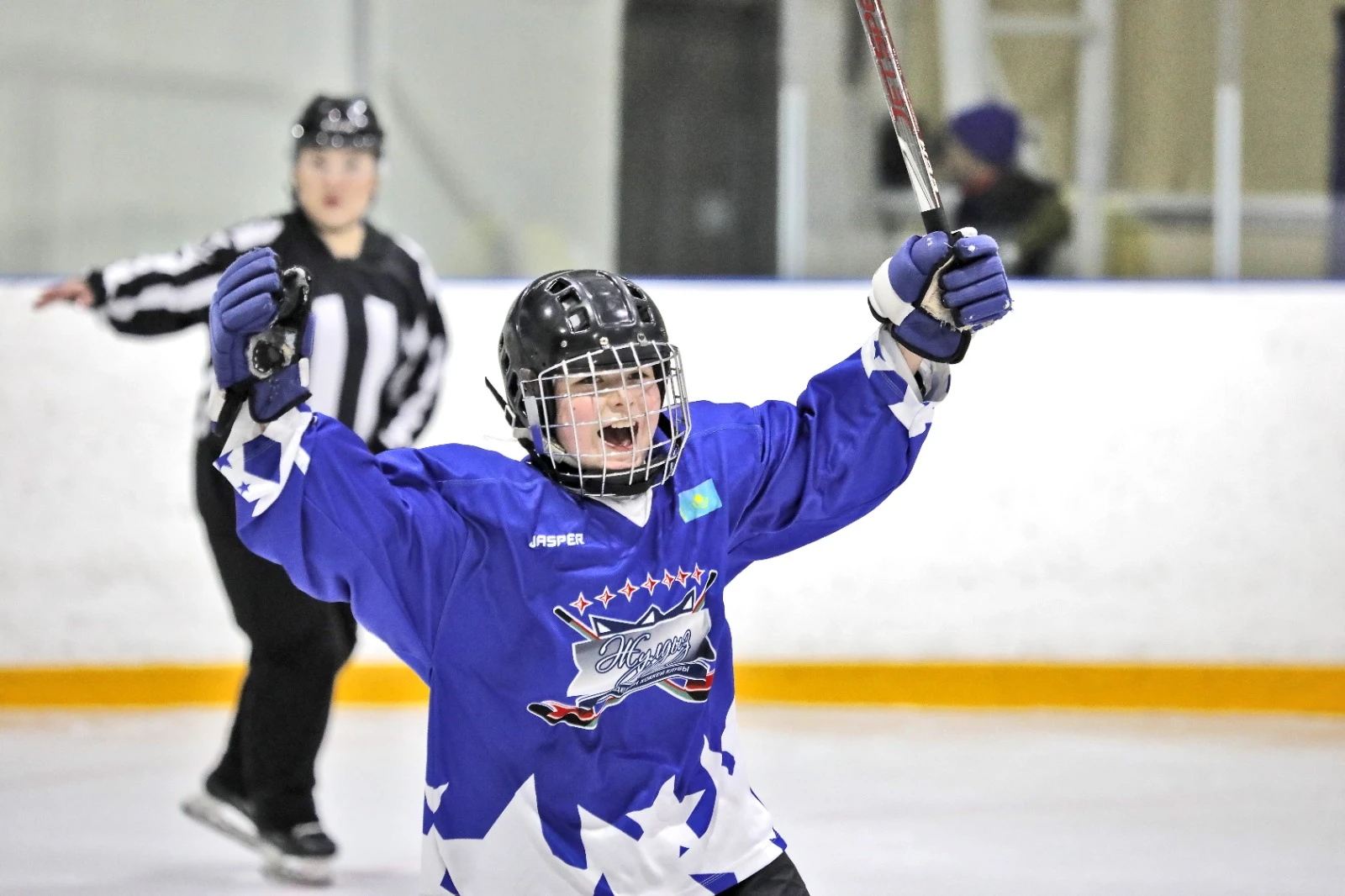 Виктория Сазонова: Хоккей - для сильных и смелых, девочки такими являются