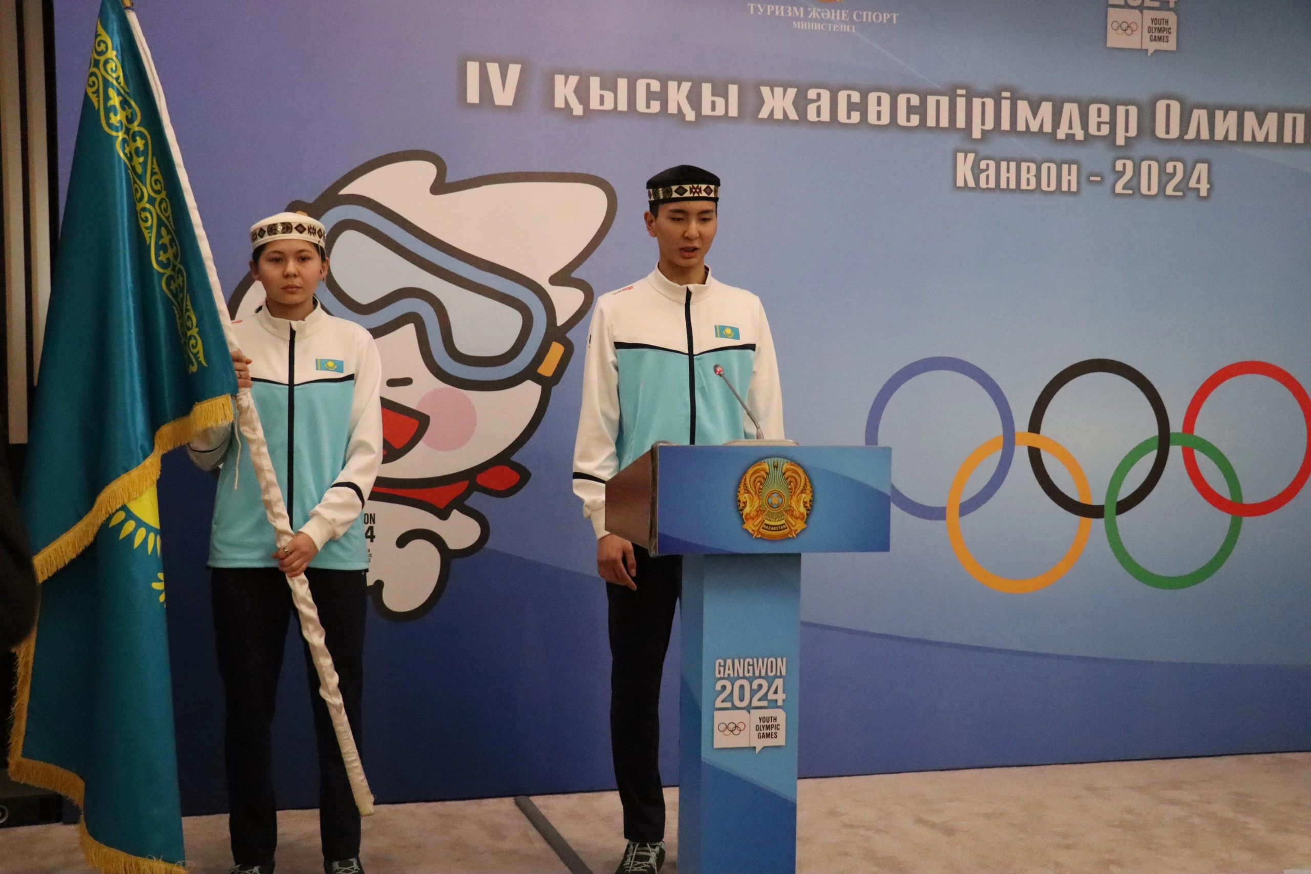 Знаменосец Казахстана на юношеской Олимпиаде-2024 рассказала о своем соперничестве с сестрой-близняшкой