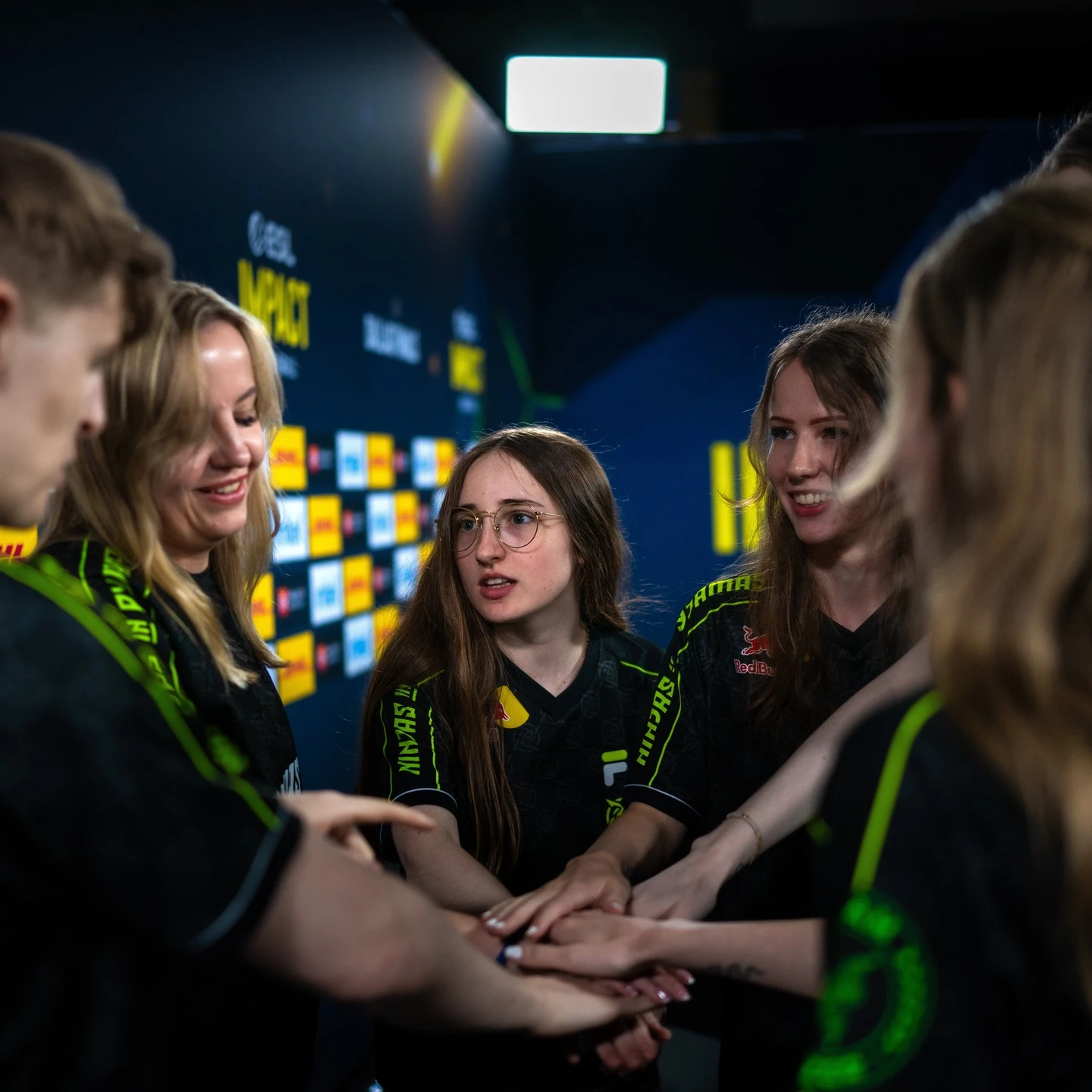 Лучшие мировые составы вышли в плей-офф казахстанского турнира по CS2