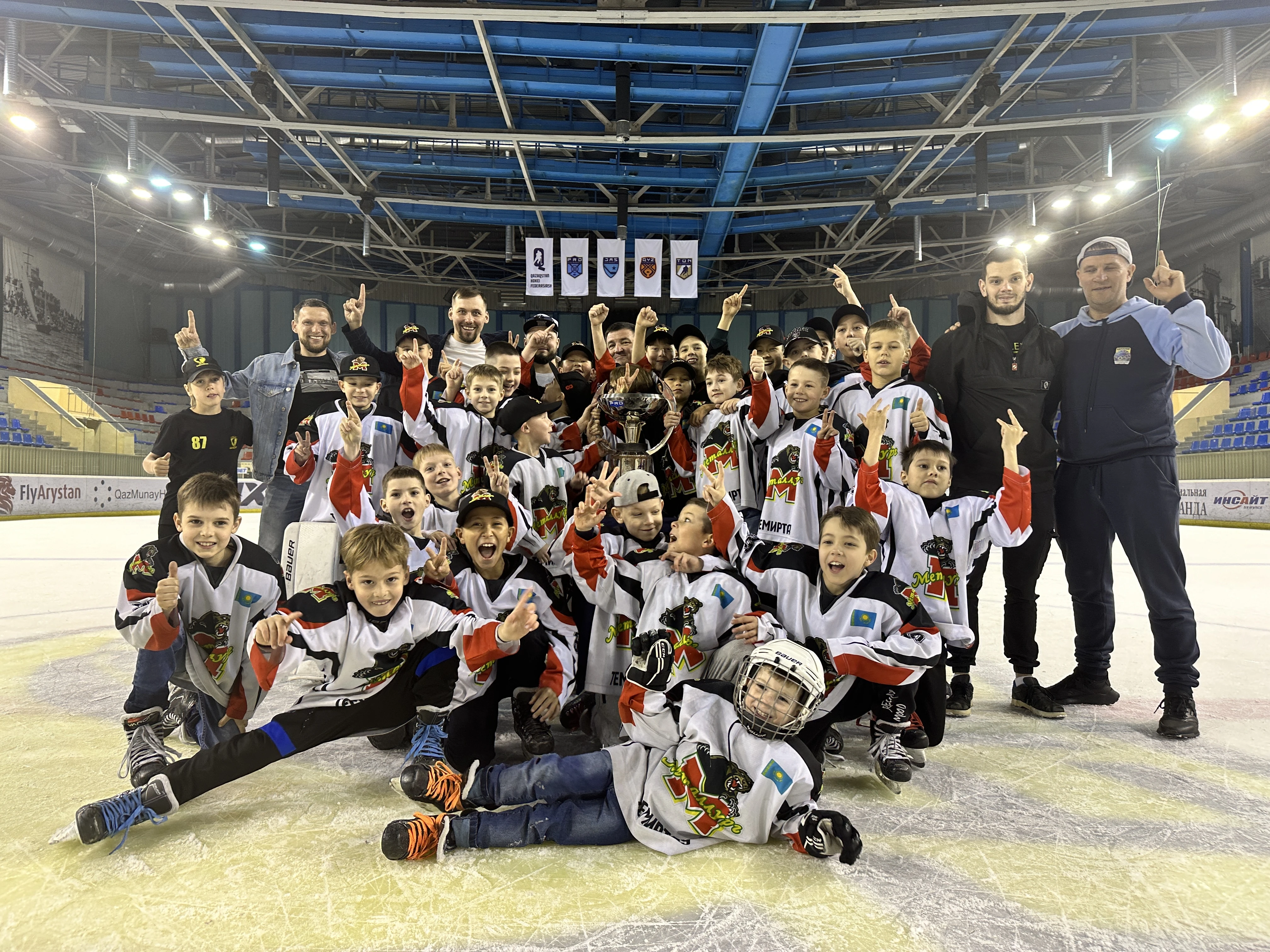 Артем Лихотников: Старченко показывает, что в хоккей нужно играть, а не только бегать