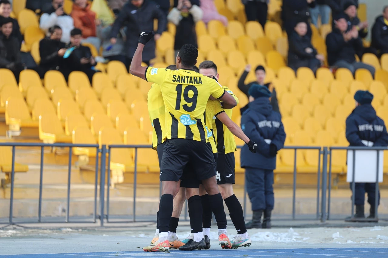 Три скаута, собственная база игроков, отслеживание турниров. Спортивный директор «Кайрата» рассказал о трансферной политике клуба