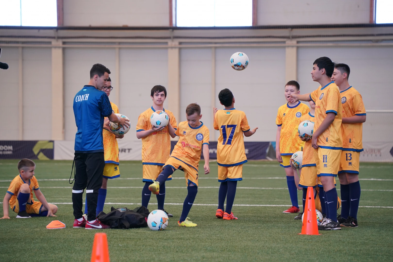 В Астане презентовали футбольную лигу для детей и юношей с аутизмом и синдромом Дауна