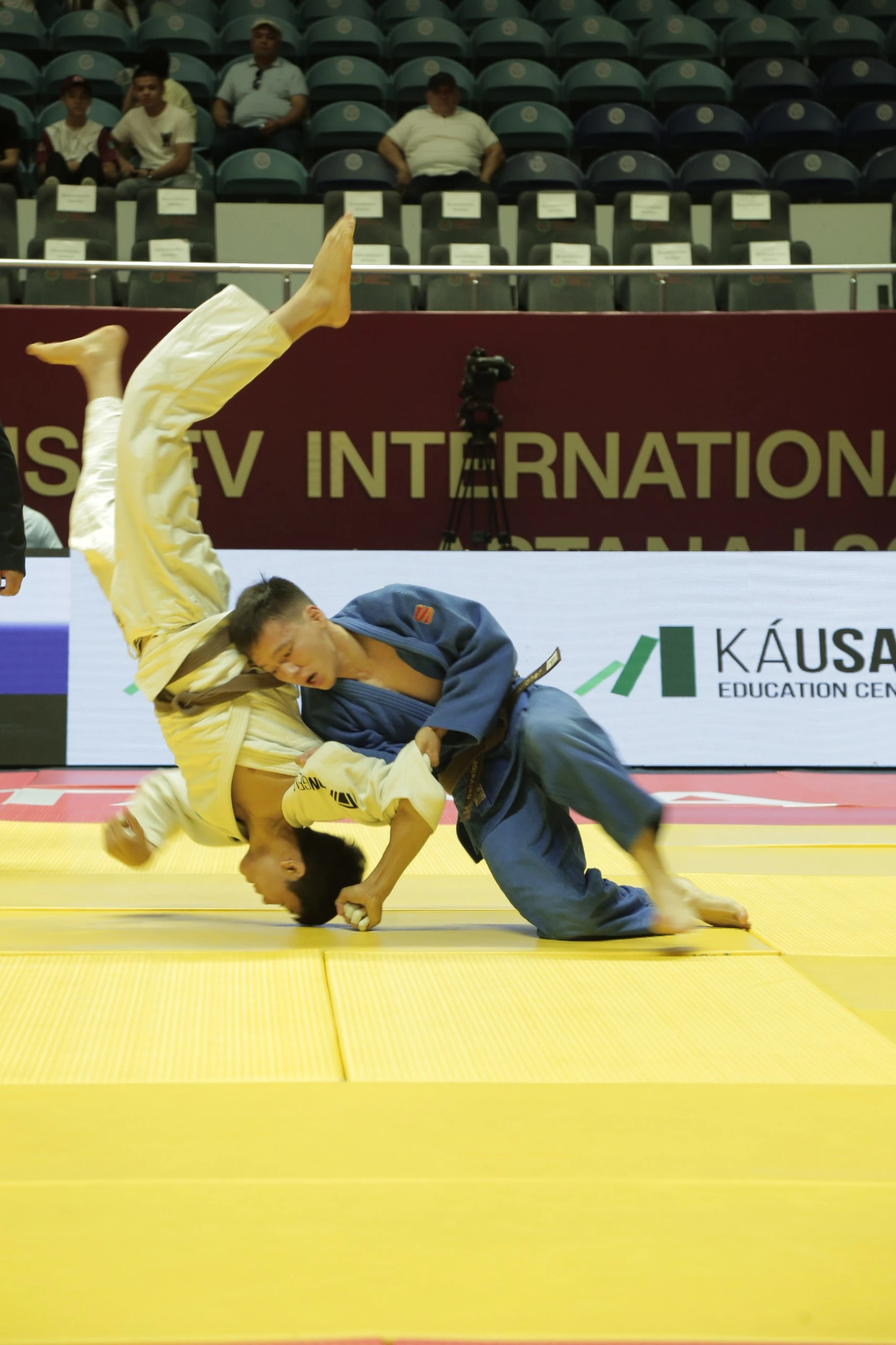 В Астане прошел международный турнир по дзюдо среди молодежи